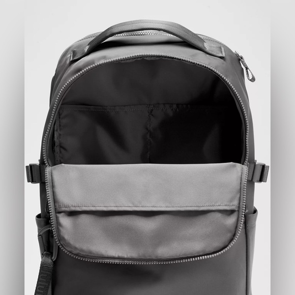 Lululemon New Crew Backpack_Navy Blue_Discontinued color - Picture 7 of 9
